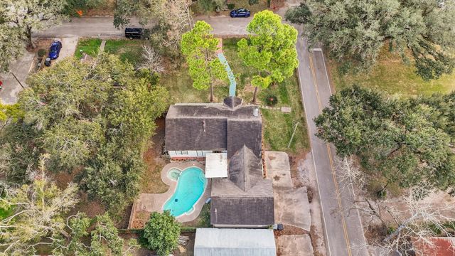 316 W Lang Street, Alvin, TX 77511