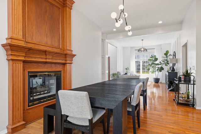 1002 E Gaslight Drive, Springfield, MO 65810