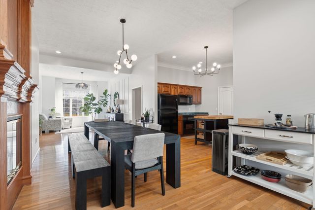 1002 E Gaslight Drive, Springfield, MO 65810