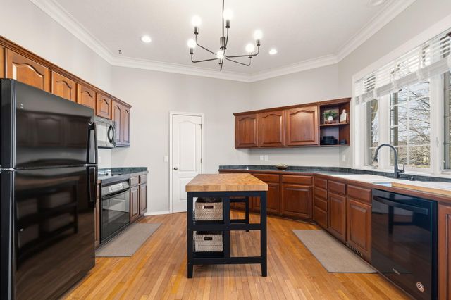 1002 E Gaslight Drive, Springfield, MO 65810