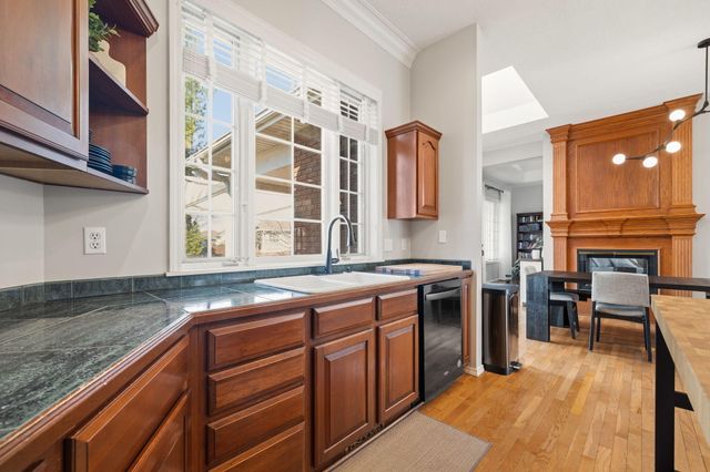 1002 E Gaslight Drive, Springfield, MO 65810