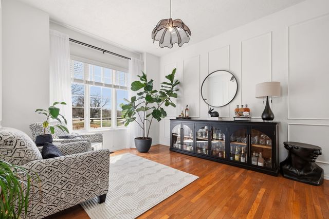 1002 E Gaslight Drive, Springfield, MO 65810