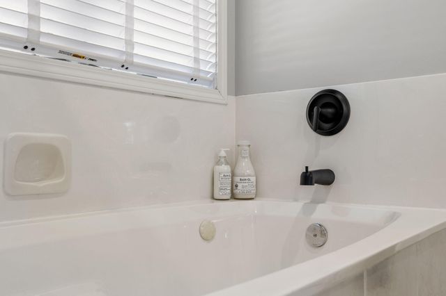 1002 E Gaslight Drive, Springfield, MO 65810