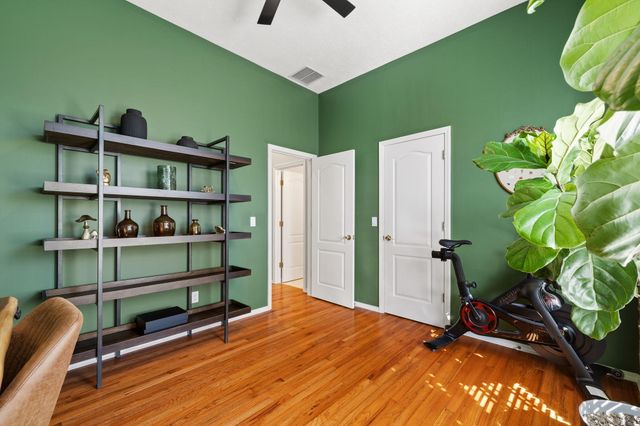 1002 E Gaslight Drive, Springfield, MO 65810