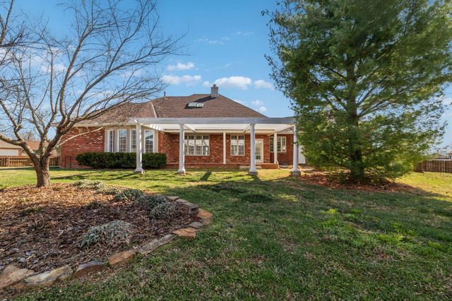 1002 E Gaslight Drive, Springfield, MO 65810