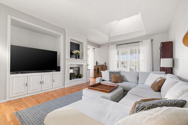 1002 E Gaslight Drive, Springfield, MO 65810