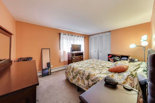 6858 N Northwest Highway 2E, Chicago, IL 60631