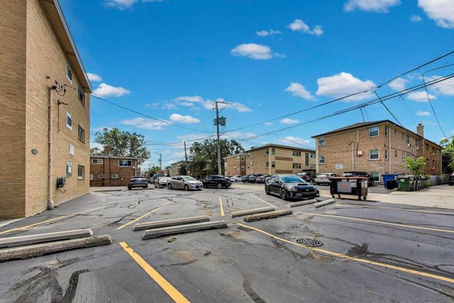 6858 N Northwest Highway 2E, Chicago, IL 60631