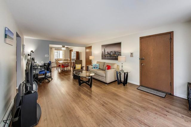 6858 N Northwest Highway 2E, Chicago, IL 60631