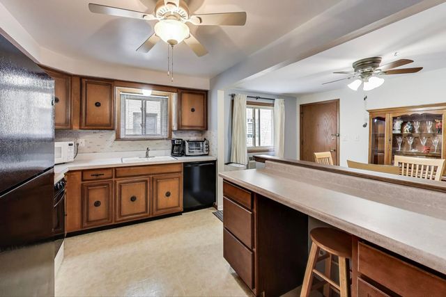 6858 N Northwest Highway 2E, Chicago, IL 60631