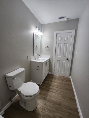 138 W Marion, Clute, TX 77531