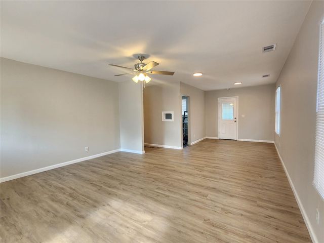 138 W Marion, Clute, TX 77531