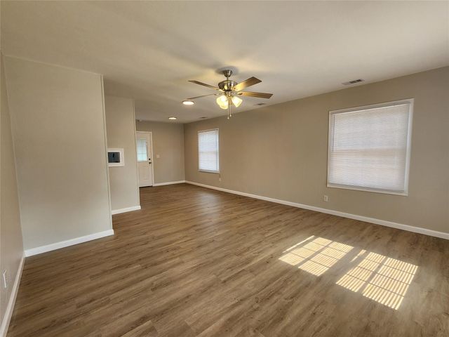 138 W Marion, Clute, TX 77531