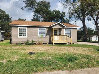 138 W Marion, Clute, TX 77531