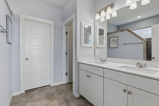 300 Black Thorn Ln, Gallatin, TN 37066