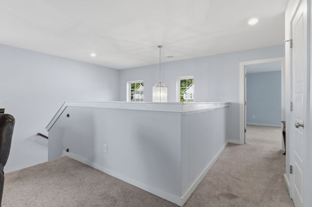 300 Black Thorn Ln, Gallatin, TN 37066