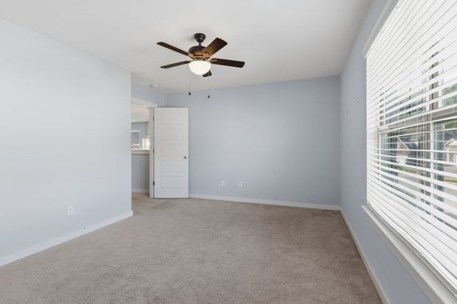 300 Black Thorn Ln, Gallatin, TN 37066