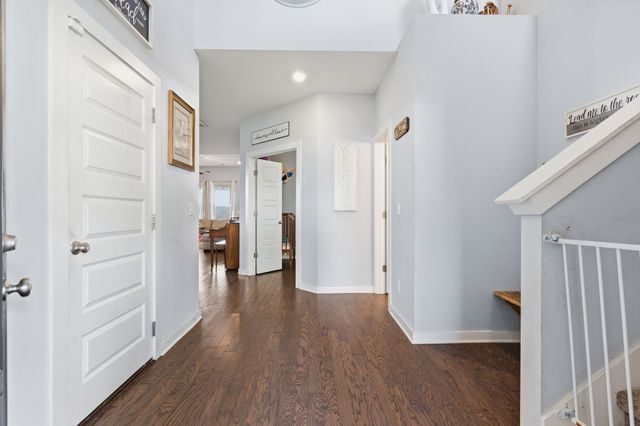300 Black Thorn Ln, Gallatin, TN 37066