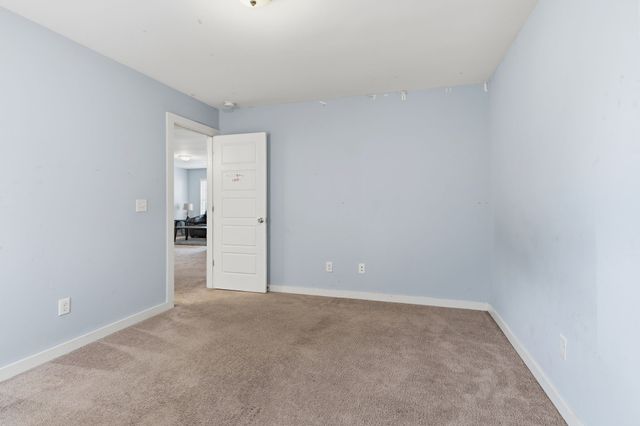 300 Black Thorn Ln, Gallatin, TN 37066