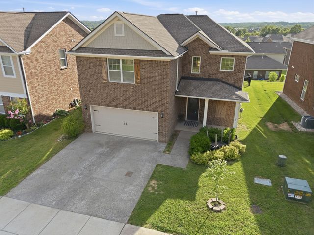 300 Black Thorn Ln, Gallatin, TN 37066