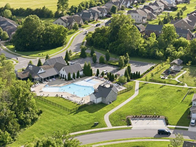 300 Black Thorn Ln, Gallatin, TN 37066