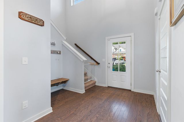 300 Black Thorn Ln, Gallatin, TN 37066