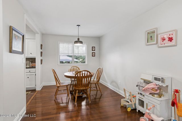 1806 Hillview Drive, Jackson, MS 39211