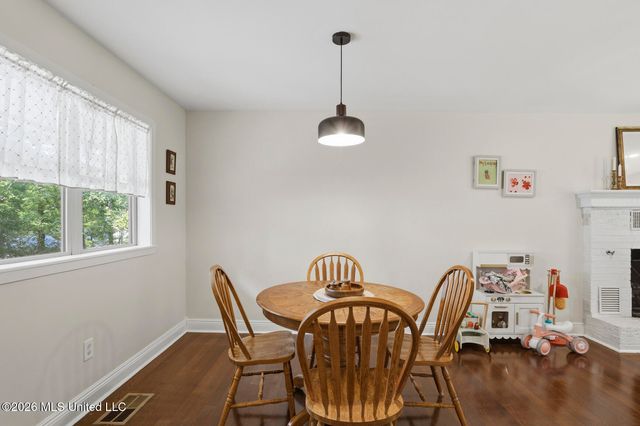 1806 Hillview Drive, Jackson, MS 39211