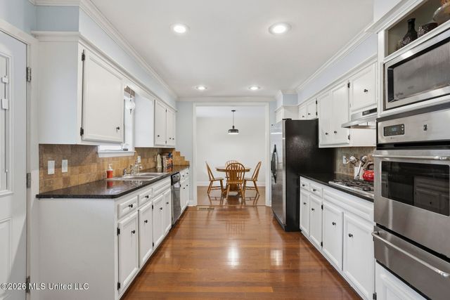 1806 Hillview Drive, Jackson, MS 39211
