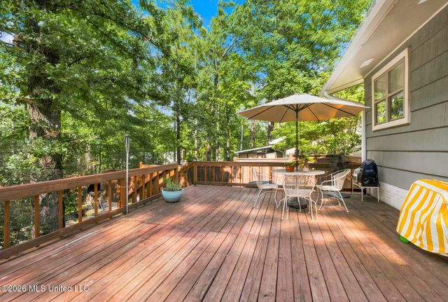 1806 Hillview Drive, Jackson, MS 39211