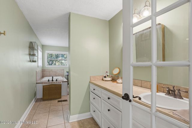 1806 Hillview Drive, Jackson, MS 39211