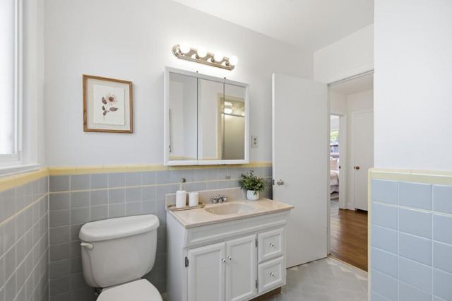2229 Howard Avenue, San Carlos, CA 94070