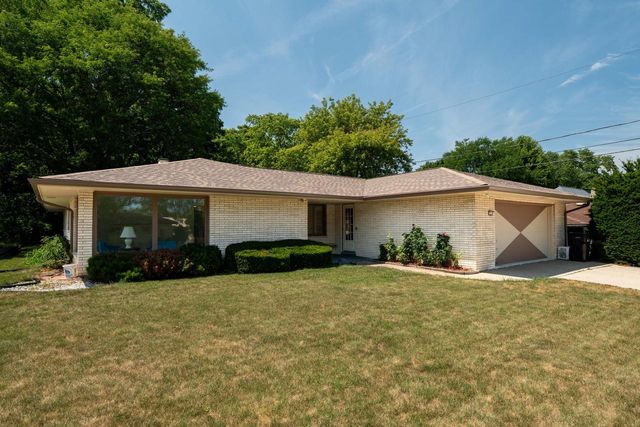 1210 18th AVENUE, South Milwaukee, WI 53172