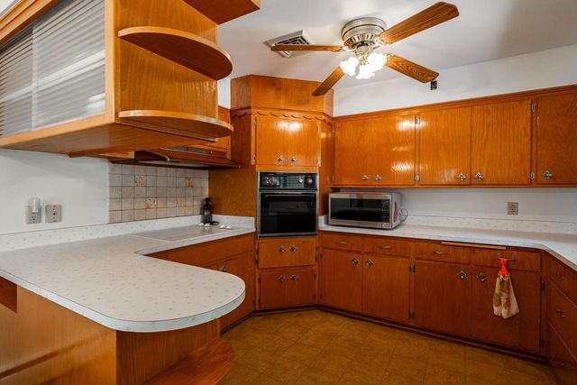1210 18th AVENUE, South Milwaukee, WI 53172