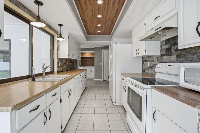 1012 REDBUD CIRCLE, Plant City, FL 33563