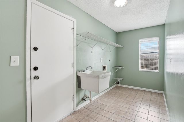 1012 REDBUD CIRCLE, Plant City, FL 33563