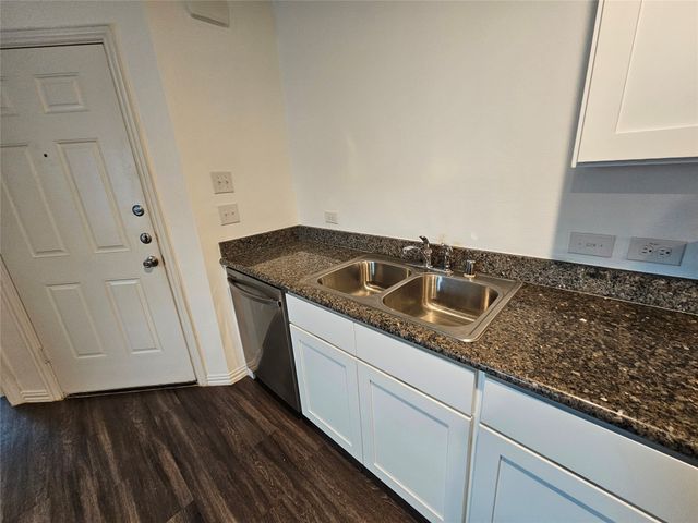 5113 Ave G, Fort Worth, TX 76105