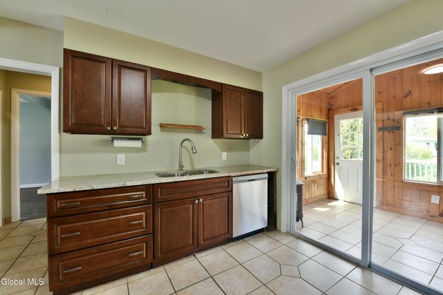 10 Koon Street, North Greenbush, NY 12198