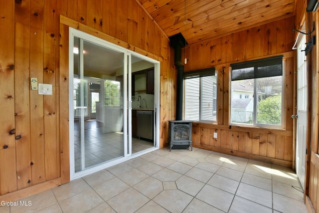 10 Koon Street, North Greenbush, NY 12198