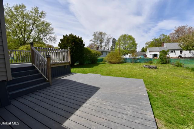 10 Koon Street, North Greenbush, NY 12198