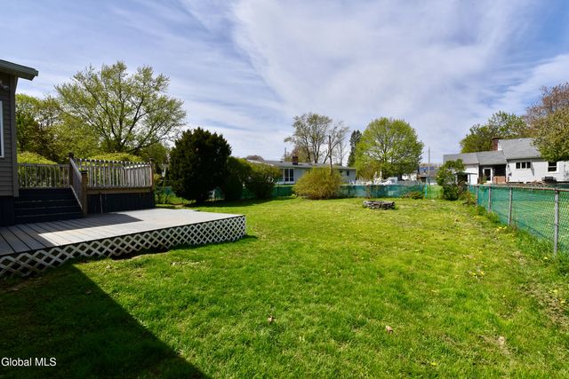 10 Koon Street, North Greenbush, NY 12198
