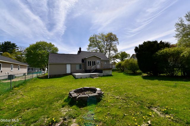 10 Koon Street, North Greenbush, NY 12198