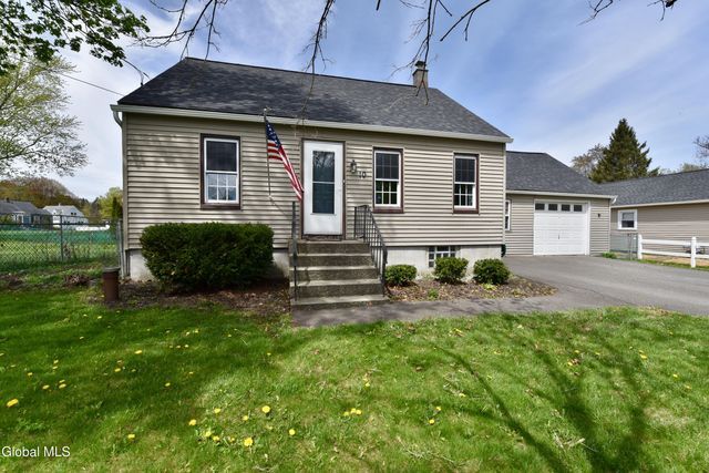 10 Koon Street, North Greenbush, NY 12198