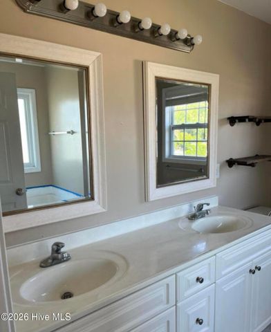 108 Marvin Glen Court, Richlands, NC 28574