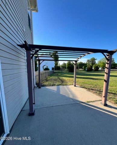 108 Marvin Glen Court, Richlands, NC 28574