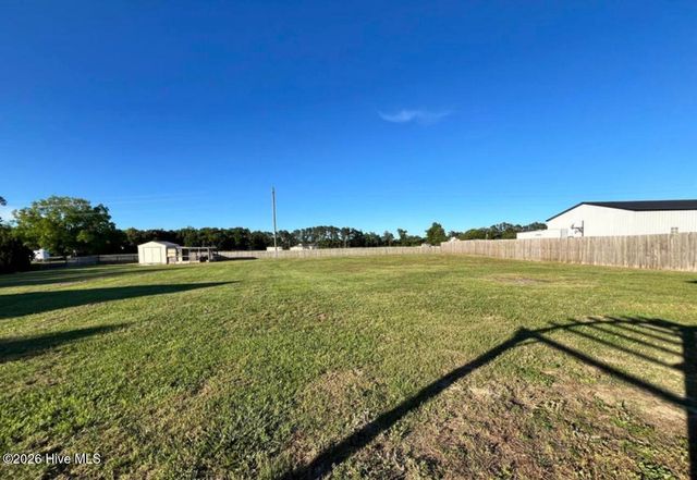 108 Marvin Glen Court, Richlands, NC 28574