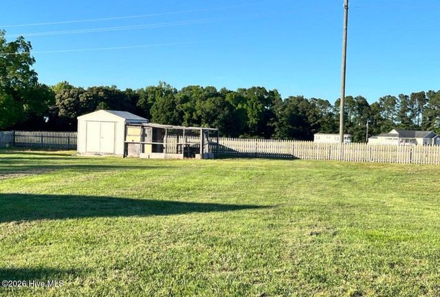 108 Marvin Glen Court, Richlands, NC 28574