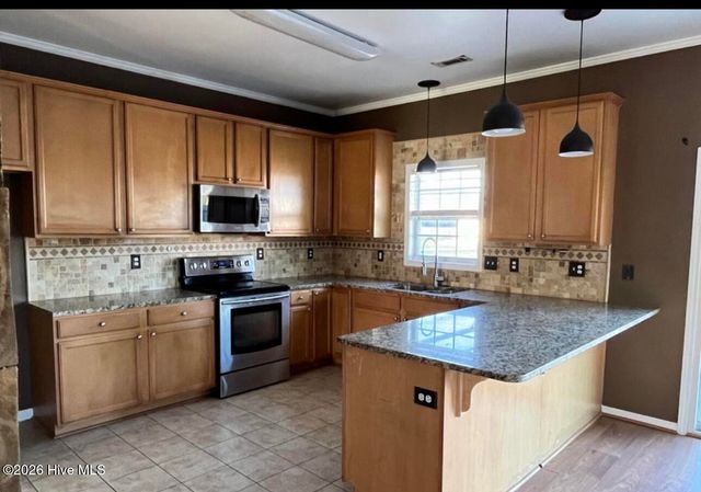 108 Marvin Glen Court, Richlands, NC 28574