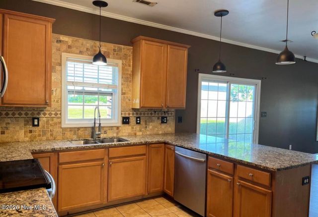 108 Marvin Glen Court, Richlands, NC 28574