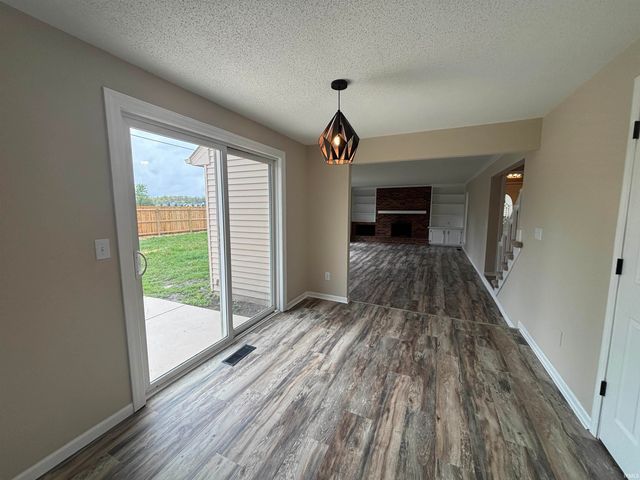 6823 Laurelwood Cove, Fort Wayne, IN 46835